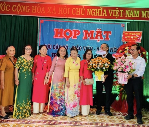 Gặp mặt cựu Giáo viên Quế Xuân 2